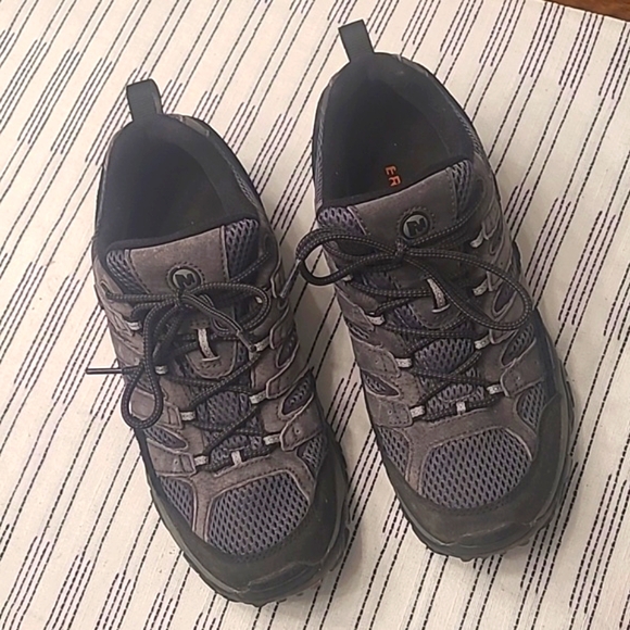 Merrell Hiking Shoes - Picture 4 of 15